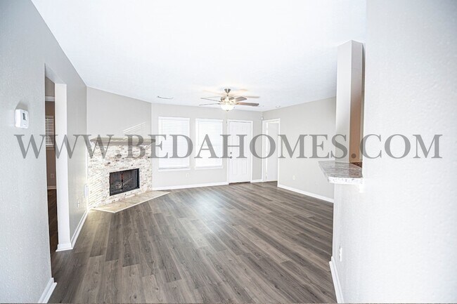 Building Photo - 5365 Tallowwood Terrace