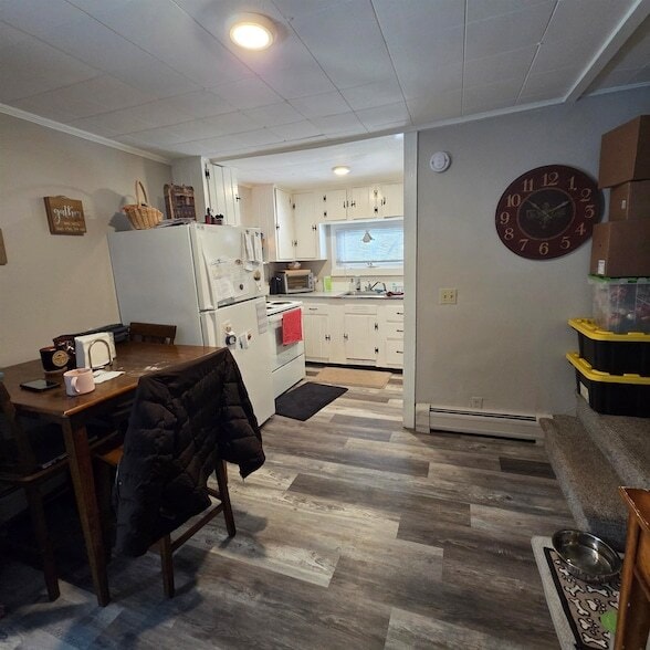 Building Photo - 70 Davis St