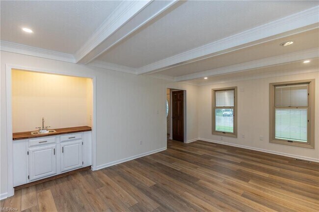 Building Photo - 17016 Greenwood Dr
