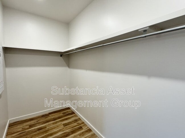 Building Photo - 1665 Midtown Pl