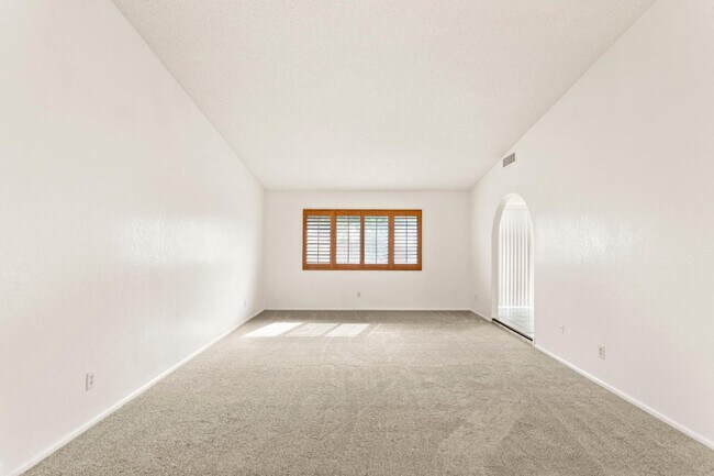 Building Photo - 7309 W Canterbury Dr