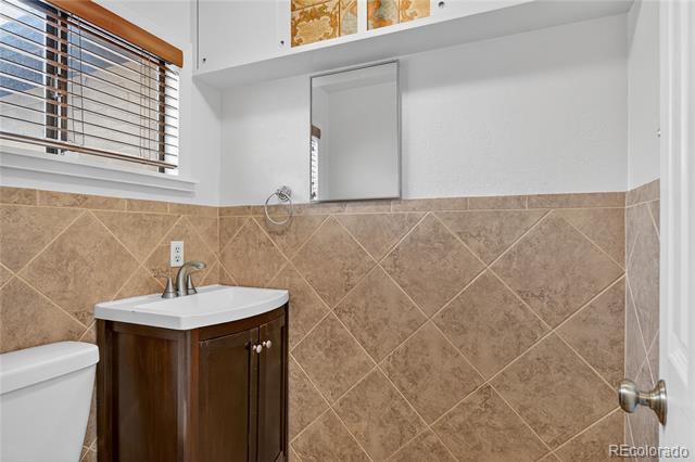 Building Photo - 225 S Yates St