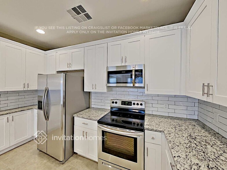 Building Photo - 853 S Huish Dr