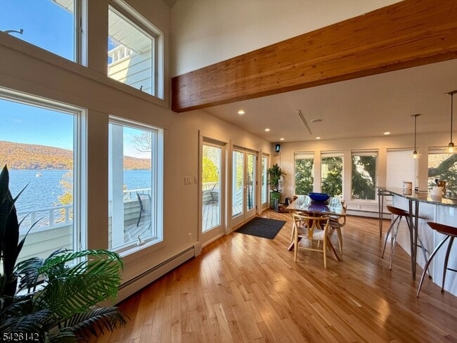 Building Photo - 73 Forest Lake Dr