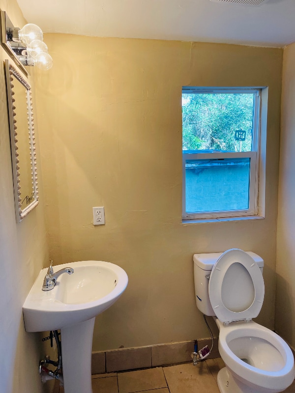 Building Photo - 1719 Fairfax St