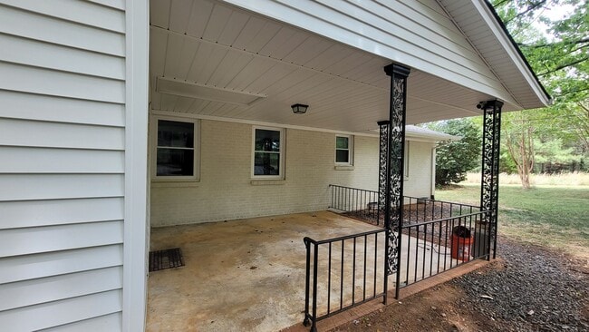 Building Photo - 4961 US-220