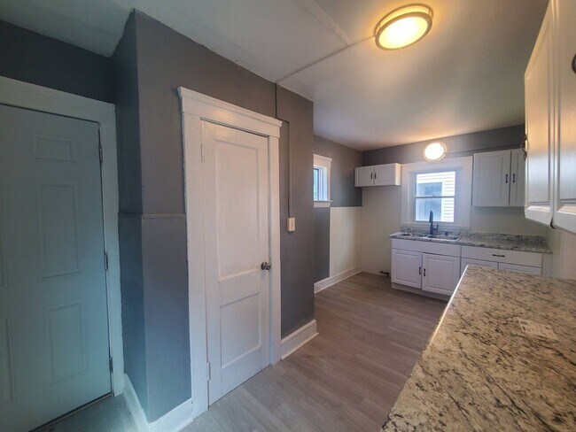 Building Photo - 3118 W 97th St