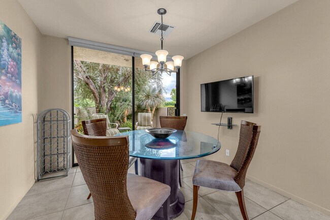 Building Photo - 31 Stanford Dr