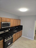 Building Photo - 134 Winfield Ave