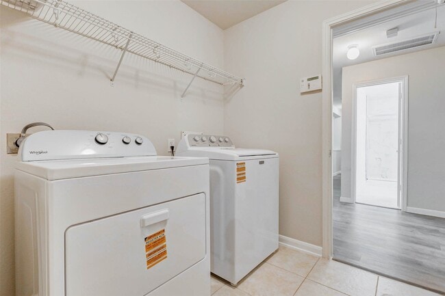 Building Photo - 7027 Parkford Meadow Dr