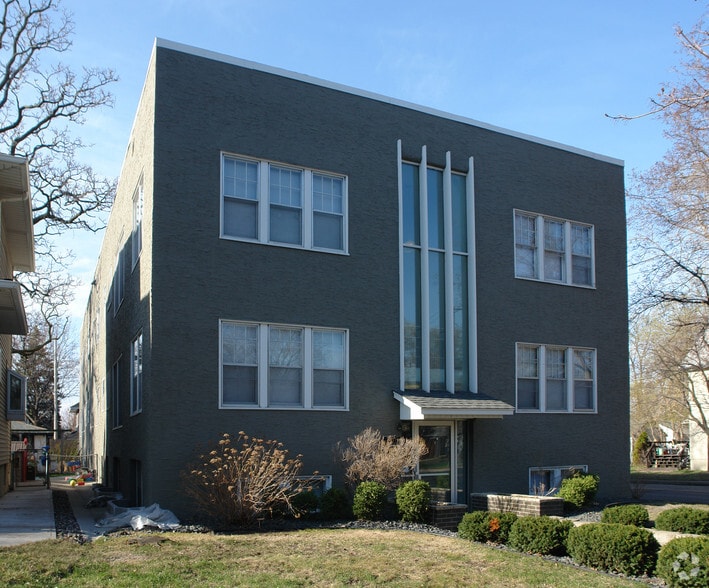 Building Photo - 2176 Dayton Ave