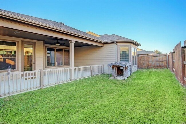 Building Photo - 11022 Avery Oaks Ln