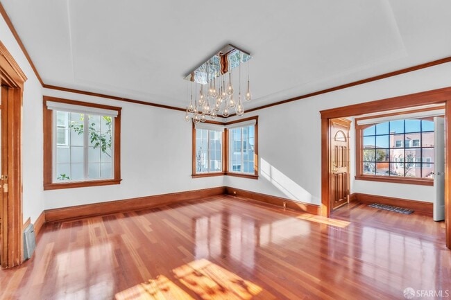 Building Photo - 80 Corona St