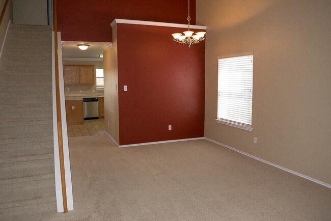 Building Photo - 1708 Darjeeling Dr