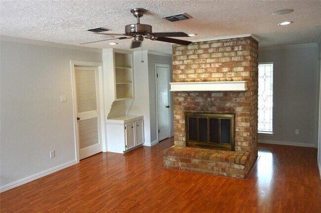 Building Photo - 3114 Greenridge Dr