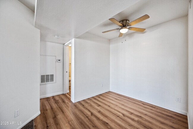 Building Photo - 16602 N 25th St