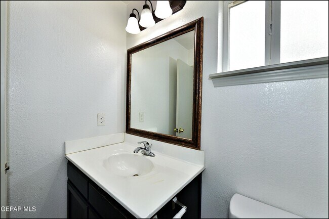 Building Photo - 872 Colbert Shapleigh Pl