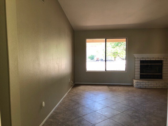 Building Photo - This is a Beautiful Home!  Just waiting for you in a 45+ Active Adult Community, Long Term Unfurn...