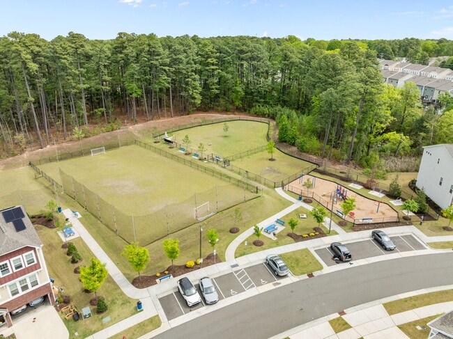 Building Photo - 1039 Commack Dr