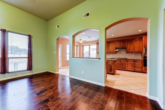 Building Photo - 5310 Lafayette Dr