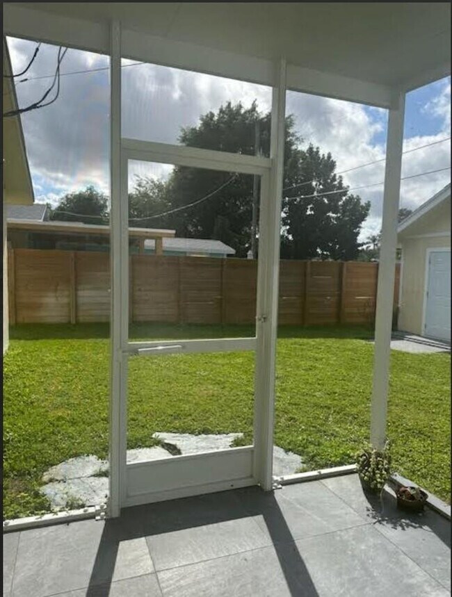 Building Photo - 15109 Jackson Rd