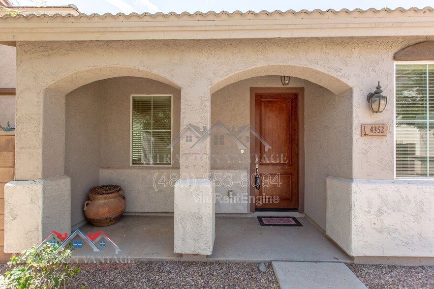 Building Photo - 4352 E Carla Vista Dr