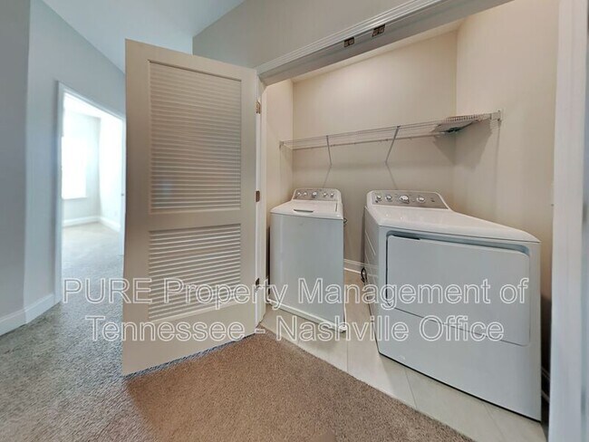Building Photo - 1750 Park Terrace Ln