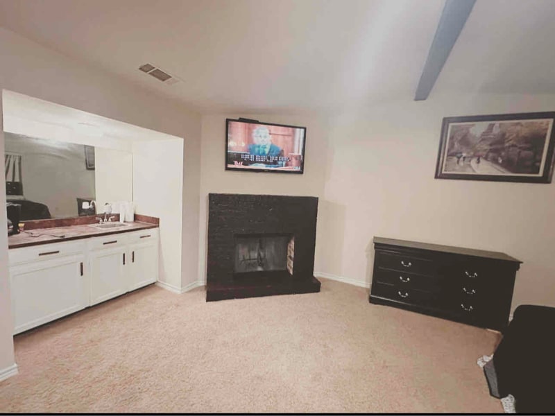Building Photo - 922 Shady Creek Ln