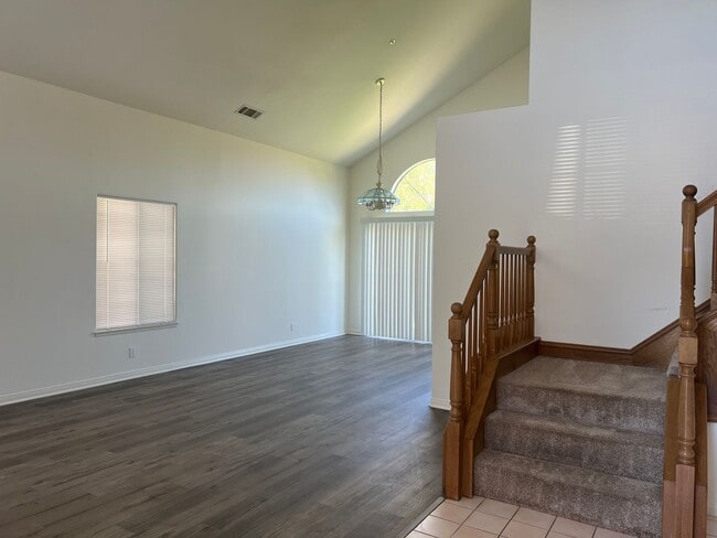 Building Photo - North Oxnard Single Family Home