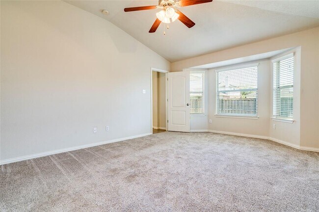 Building Photo - 293 Buckingham Dr