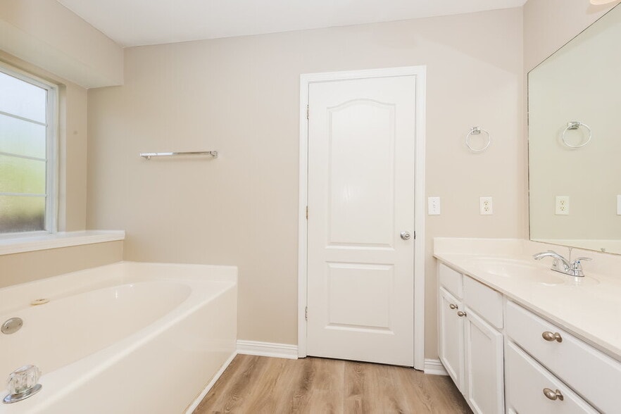 Building Photo - 373 Davids Way