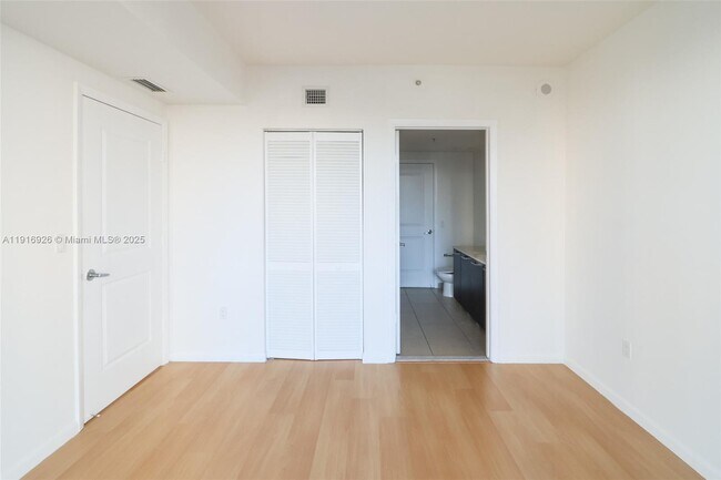 Building Photo - 333 NE 24th St