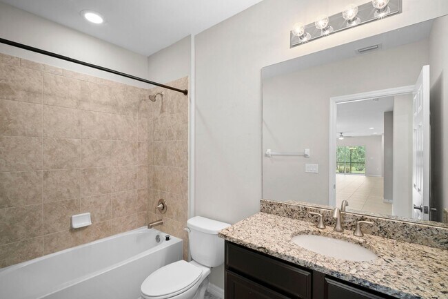 Building Photo - Stunning  2-bedr 2-bath+ Den/office home located in the desirable Lindsford in Fort Myers