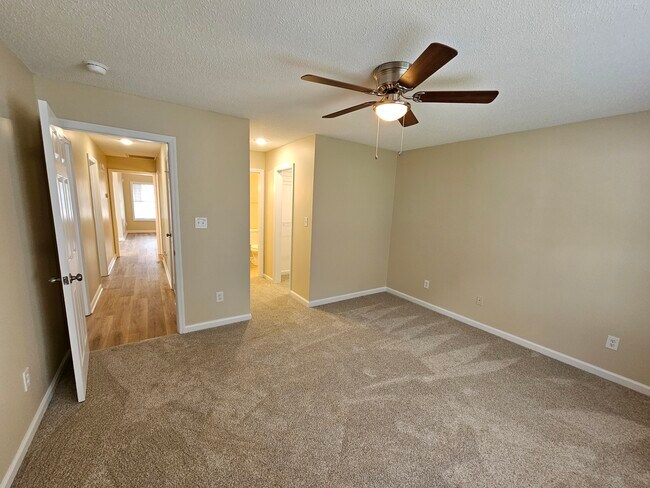 Building Photo - 1802/1804 Barberry Dr