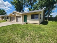 Building Photo - 2 Bedroom Duplex - *Pets Welcome!