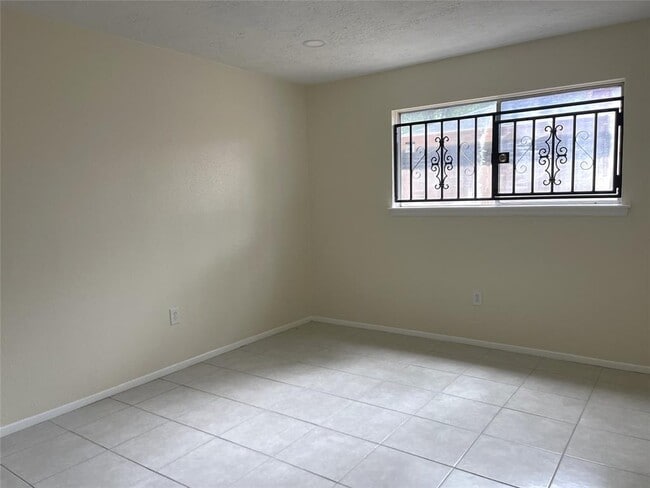 Building Photo - 16219 Delgado Dr