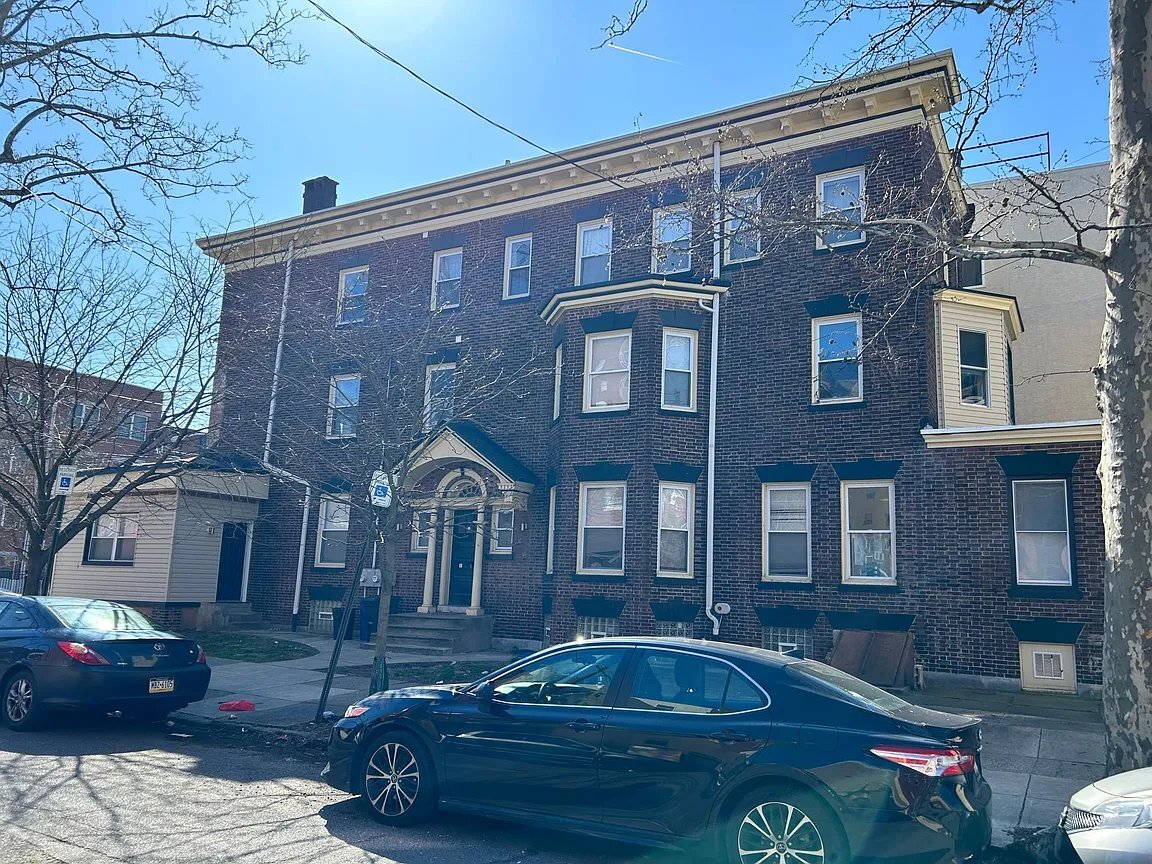 Building Photo - 328 N 40th St
