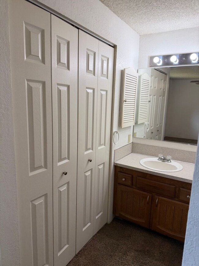 Building Photo - 3 bedroom 2 bath house in Thurston!