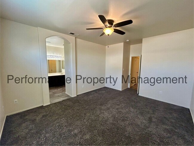 Building Photo - Gorgeous 3 Bed/2 Bath + Office Smart Home ...
