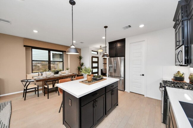 Building Photo - Revolution Way, Missouri City, TX 77489 - 3 BR 2.5 BA single-family home