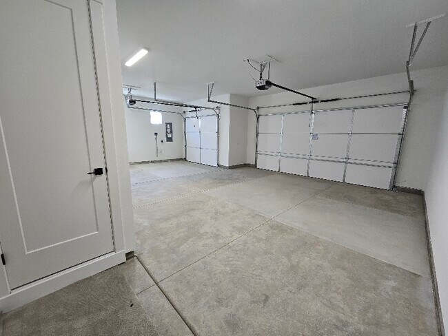 Building Photo - 5630 W Polecat Dr