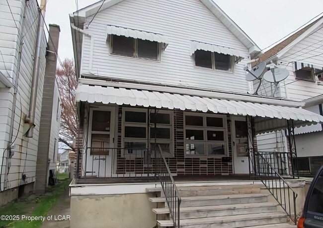 Primary Photo - 68 Luzerne St