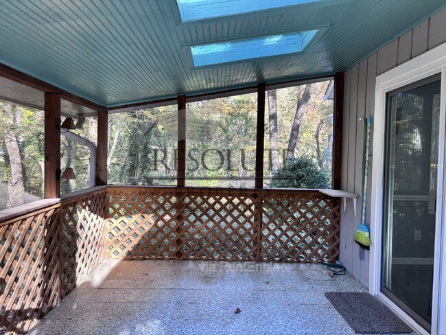 Building Photo - 1200 Brucemont Dr