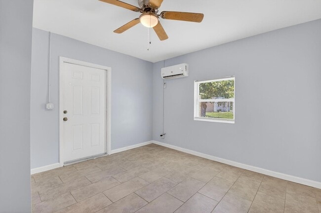 Building Photo - 239 NW 6th Ave