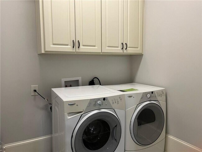 Building Photo - 3445 Rialto Pl