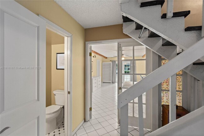 Building Photo - 9033 SW 78th Pl