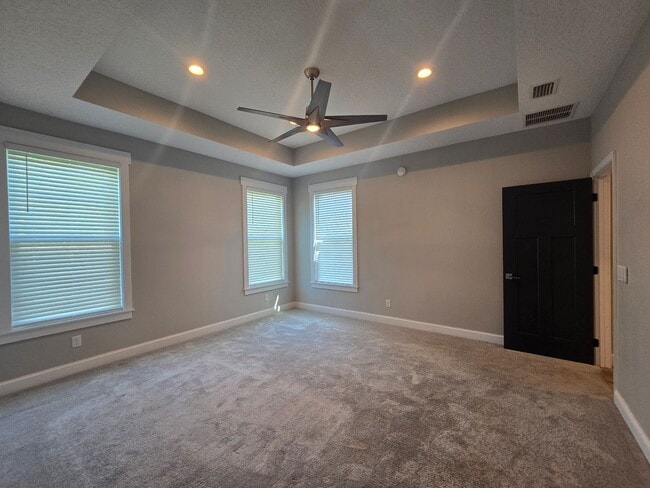Building Photo - Beautiful 3-Bedroom, 3-Bath Home with Bonu...