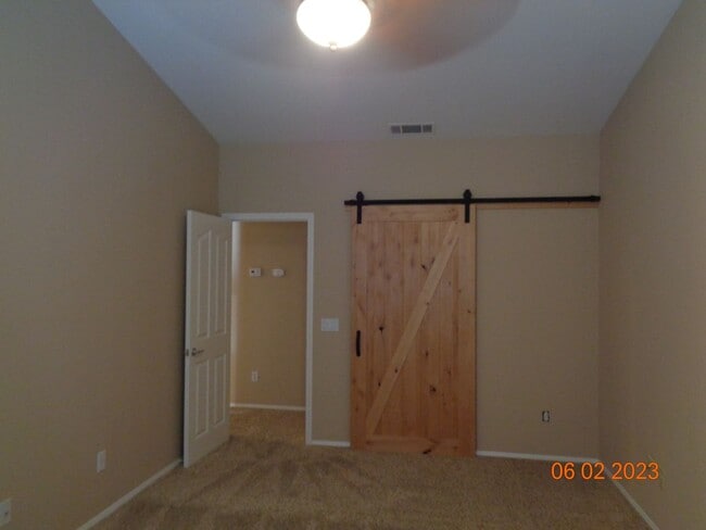 Building Photo - 43932 Johns Ct