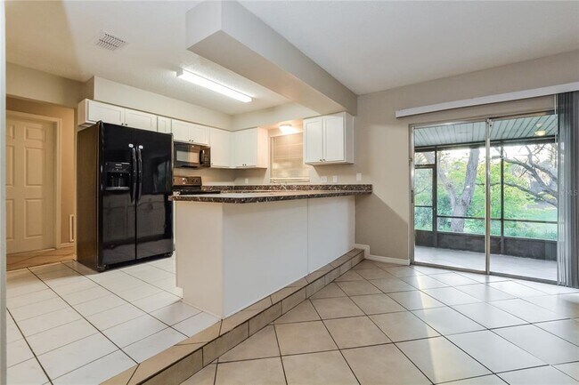 Building Photo - 2518 Bon Air Dr