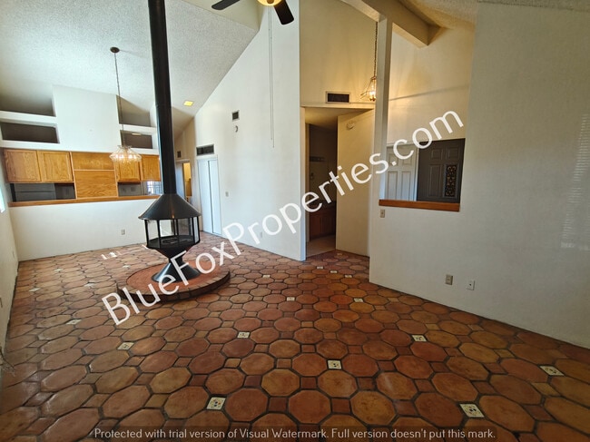 Building Photo - 2740 N Malibu Dr